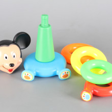 Пирамида с рингове