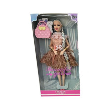 Кукла с модерен тоалет