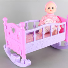 Бебе пишкащо с кошара - люлка