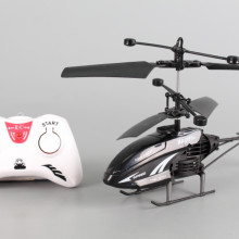 Хеликоптер със сензорно и дистанционно управление