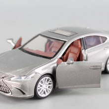 Метална кола LEXUS ES300H 1:35