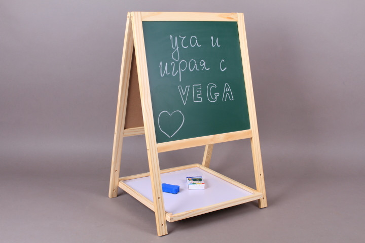 Дървена магнитна дъска с буквите на българската азбука - 124 см.