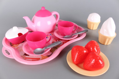 Чаен сервиз с табла, мъфини и плодове
