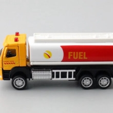 Метален камион VOLVO Бензиновоз - 1:72