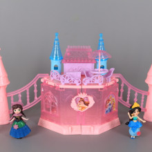 Музикален светещ замък с принцеси