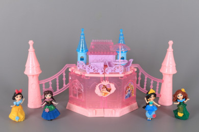 Музикален светещ замък с принцеси