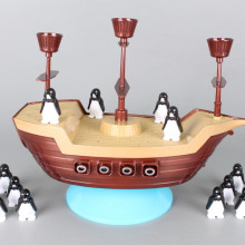 Игра Кораб с пингвини