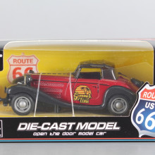 Метална ретро кола с отварящи се врати (1:32) - PULL BACK