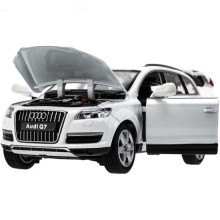 Метална кола AUDI Q7 - 1:24