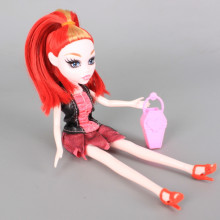 Кукла с модерен тоалет