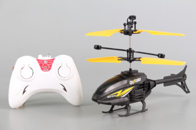 Хеликоптер със сензорно и дистанционно управление