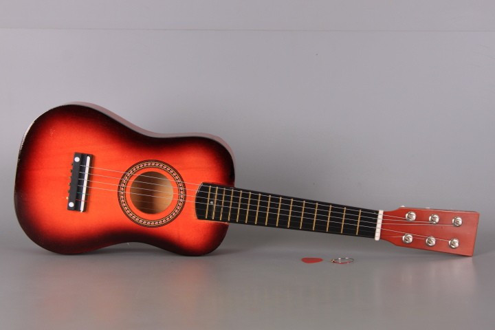 Дървена акустична китара-58 см.