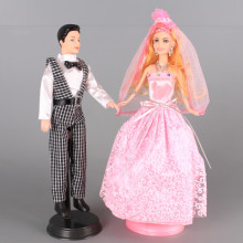 Кукли младоженци