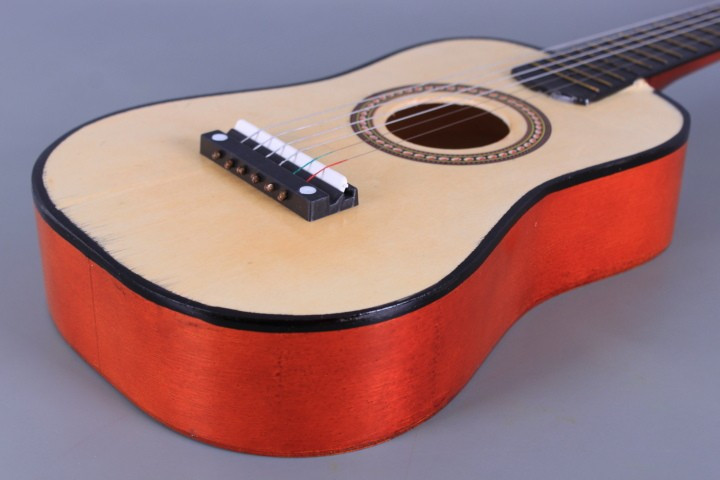 Дървена акустична китара-58 см.