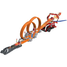 Писта с катапулт и метална кола сменяща цвета си 