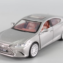 Метална кола LEXUS ES300H 1:35