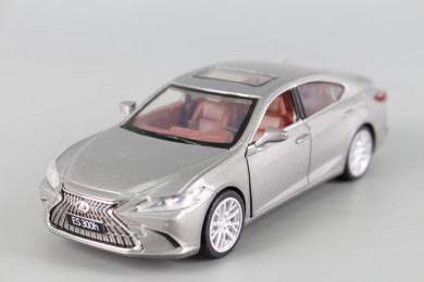 Метална кола LEXUS ES300H 1:35