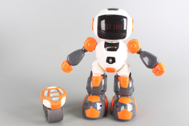 Робот с дистанционно за ръка