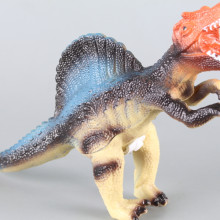 Динозавър с реалистични звуци