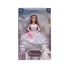 Кукла Булка с красива рокля и воал