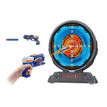 Пистолет и мишена