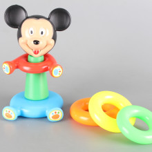 Пирамида с рингове