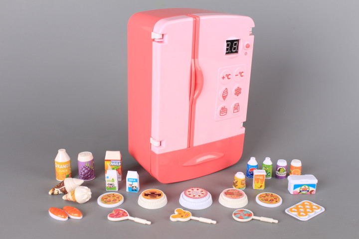 Хладилник с дисплей и продукти