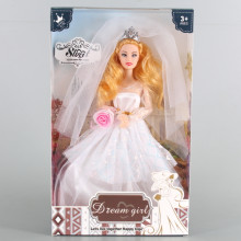 Кукла Булка с красива рокля и воал