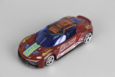 Метална кола променяща цвета си