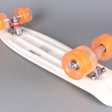  Скейтборд със светещи колела - 55 см
