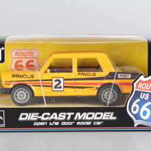 Метална кола с отварящи се врати (1:32) - PULL BACK