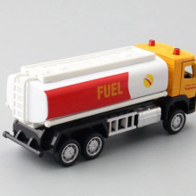 Метален камион VOLVO Бензиновоз - 1:72