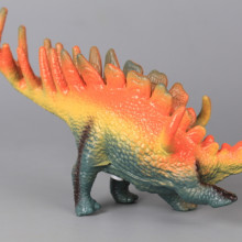 Динозавър с реалистични звуци