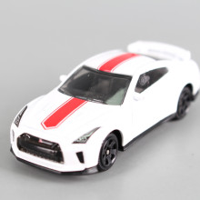 Метална кола NISSAN GT-R 1:64